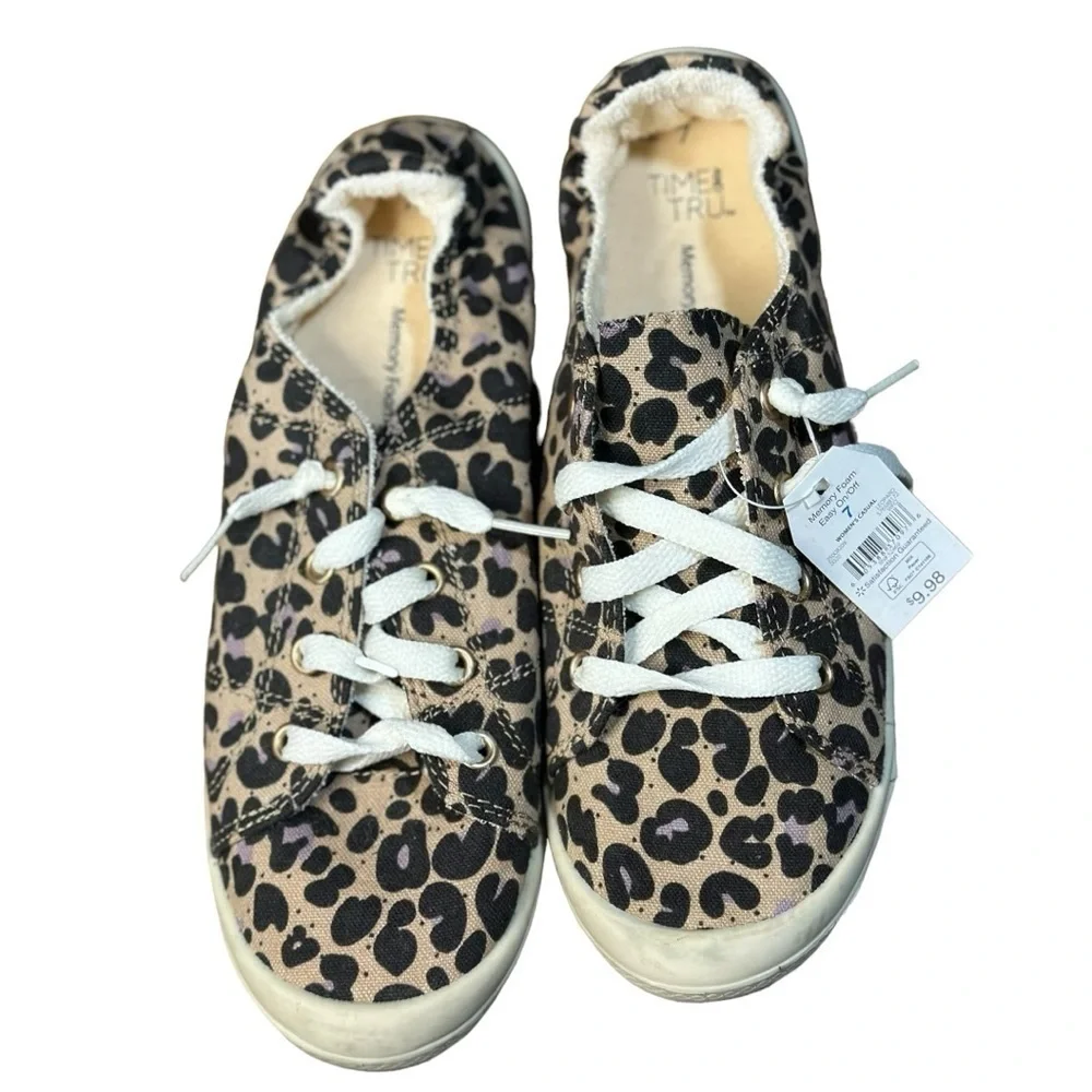 2 Pair TIME and TRU Memory Foam Canvas Sneakers Size 7